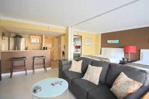 Waikiki - Resort amenities, walk to the beach! - Image 2