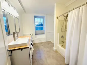 Hale Loft w/kitchen, bath, laundry next to PEA - Image 5