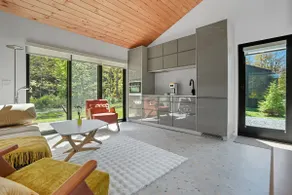 Light-filled retreat • Open layout • Fire feature - Image 3