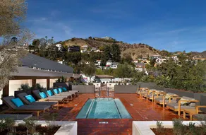 2 Kings beds family West Hollywood residence - Image 3