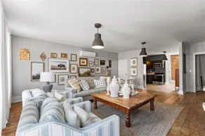 Charming historic downtown Weston loft apartment - Image 2