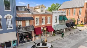 Charming historic downtown Weston loft apartment - Image 4