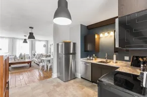 Charming historic downtown Weston loft apartment - Image 5