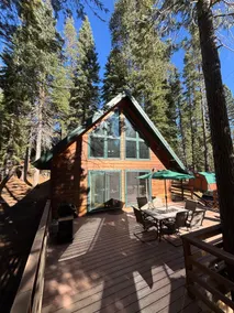 Hike, Bike, Climb! 3BR Cabin Basecamp on Large Lot - Image 2