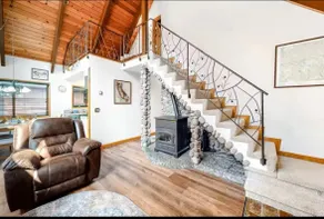 Hike, Bike, Climb! 3BR Cabin Basecamp on Large Lot - Image 4