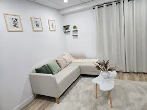 Cozy 2 BR Suite - Private Entrance & Home Comforts - Image 4