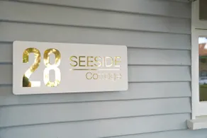 Seeside Cottage Central Bargara | Sleeps 6 + Pets - Image 3