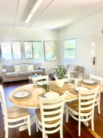 Seeside Cottage Central Bargara | Sleeps 6 + Pets - Image 5