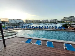Modern loft balcony and partial bay views - Image 3