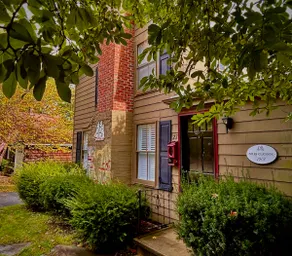 Delightful Historic Home, Sought After Essex, Cozy - Image 2