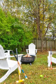 Stylish 3BR w/park view and fenced yard - Image 4