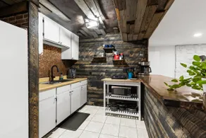 East Farmington Hideaway - Family Friendly Home - Image 5