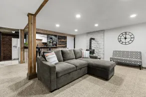 East Farmington Hideaway - Family Friendly Home - Image 2