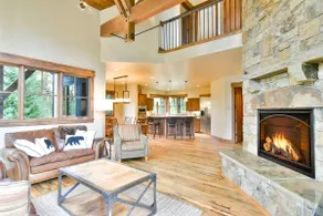 Alpine Mountain Lodge - Luxury Home w/ Hot Tub - Image 4
