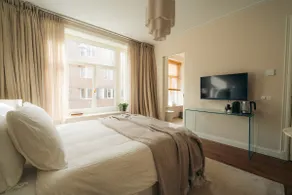 Designer Room with Ensuite in Oud-West - Image 2