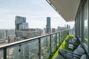 Premier Sub-Penthouse w Panoramic Views N Parking! - Image 3