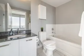 Premier Sub-Penthouse w Panoramic Views N Parking! - Image 4