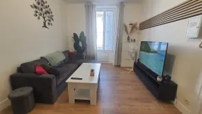 Spacious 2-bedroom near the station - Queen size bed & Netflix - Image 4