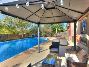 The Waters Edge - Calm Retreat w/ Pool, Sleeps 13 - Image 2