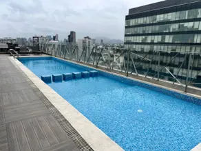 Family-friendly, ideal location, pool, gym, desk - Image 5