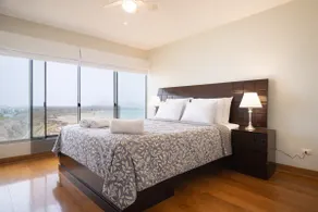 Prime Oceanfront Apt - Larcomar - Image 5