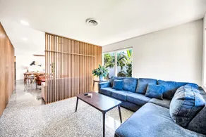 Coastal Escape in Hollywood Beach - Image 5