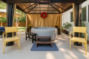 Private HotTub Retreat|Near Uptown|Backyard Oasis - Image 2