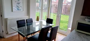 The Green House Durham Sleeps 12 with AmpleParking - Image 3