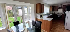 The Green House Durham Sleeps 12 with AmpleParking - Image 5