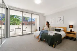 Alexandria Exchange - Parking, King Beds, Gym - Image 2