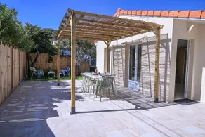 Cozy apartment, for families, sun, beach within walking distance. - Image 5