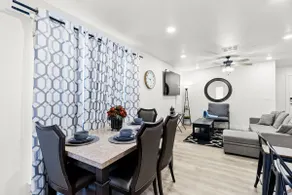 Modern 3BR Beauty Retreat Walk-In Bath & Smart TVs - Image 4