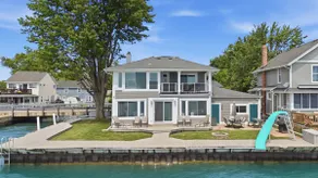 Waterfront River Retreat w/ Dock & Freighter Views - Image 3