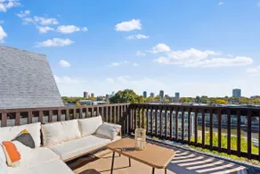 Skyline House on the Hill - Downtown Milwaukee - Image 4