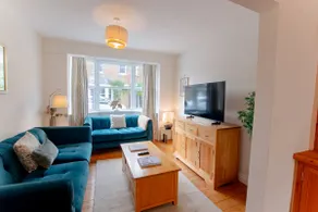 Oxford 3-Bed House | Walk to City | 2 Bathrooms - Image 2