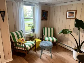 lobster-themed private suite with own entrance - Image 5