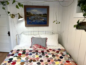 lobster-themed private suite with own entrance - Image 4