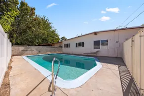 Spacious 4BR Home w/Pool Nr Hospitals/Free parking - Image 2