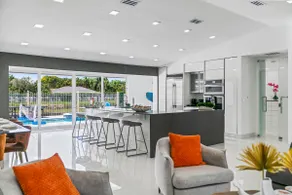 Miami Luxury Escape • Heated Pool_Jacuzzi_BBQ - Image 3