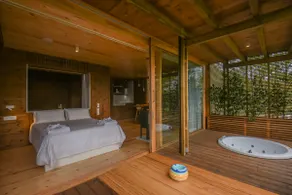 Treehouse overlooking the Ría - Image 2