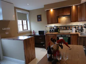 Boutique Galway town house, parking for two cars - Image 3