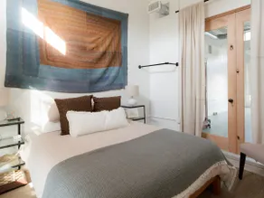 The Studio Suite in the Heart of Downtown Athens - Image 3