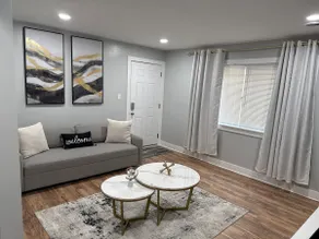 Golden Glow 1 bedroom apartment - Image 5