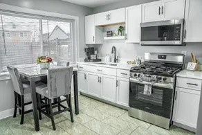 Golden Glow 1 bedroom apartment - Image 3