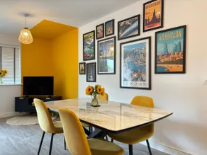 4BR - 3BA - Fast Wi-Fi - Free Parking - Garden - EV Point - Image 2