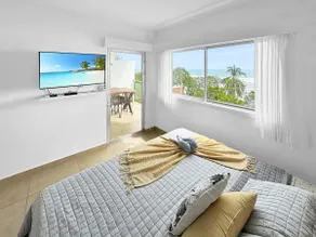 Luxury Oceanfront Penthouse w Loft and 2 Balconies - Image 5