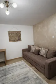 Centrally located apartment, close to the airport, parking - Image 5
