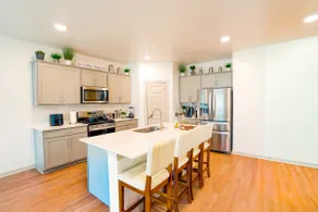 F1 COTA | Family Stay | Fire Pit | River & Outlets - Image 3