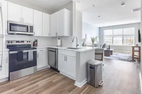 Landing | Amazing 1BD, Pool, Tennis Court - Image 2