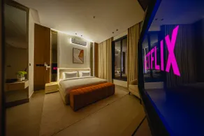 Peaceful Haven | 75” Cinema Screen | Near Metro - Image 2